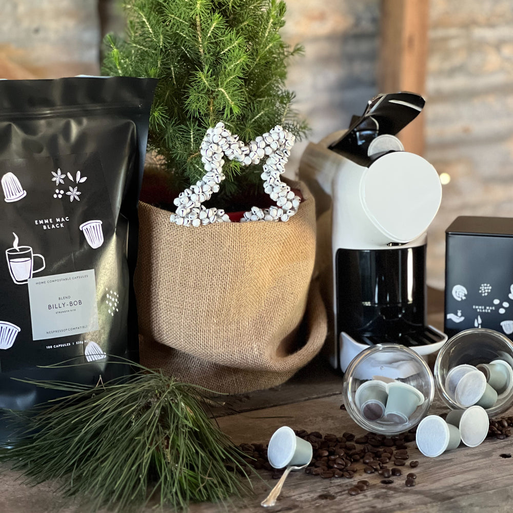 COFFEE MACHINE & CAPSULE CHRISTMAS BUNDLE